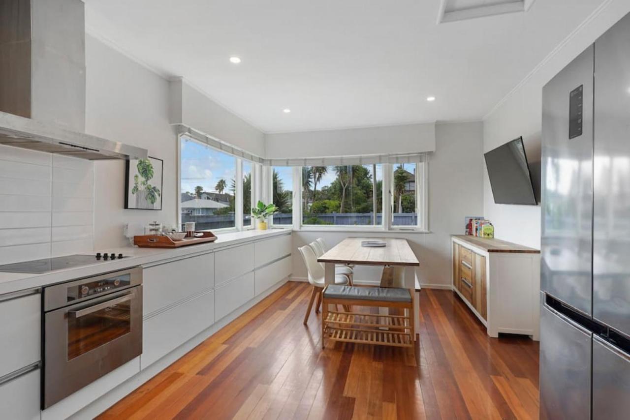 Amazing Home By Beach - Fully Aircon-Ed - Wifi Auckland Extérieur photo